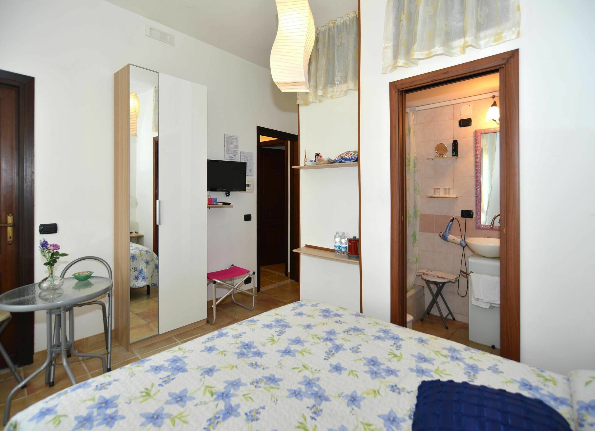 La Finestra Di Umberto Vicino Al Centro Con Parcheggio Privato Bed and Breakfast Viterbo Exteriör bild